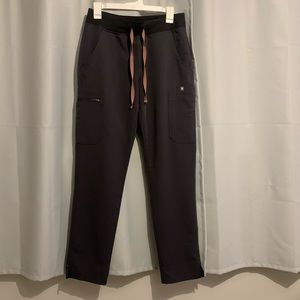 Figs High Waisted Yola Skinny scrub pants. Charcoal with pink drawstring